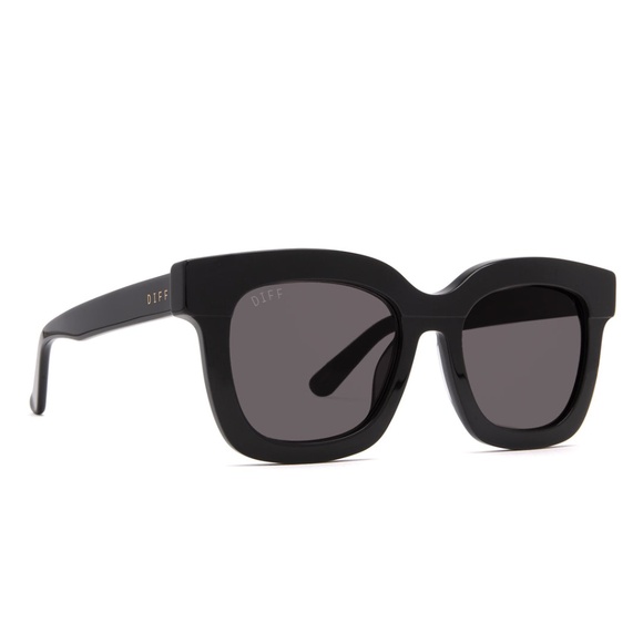DIFF Carson Black Polarized Sunglasses with DIFF case and cleaning cloth - Picture 7 of 9